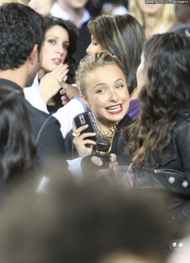 Hayden Panettiere Letterman Concert Posing Hot Celebrity Sultry