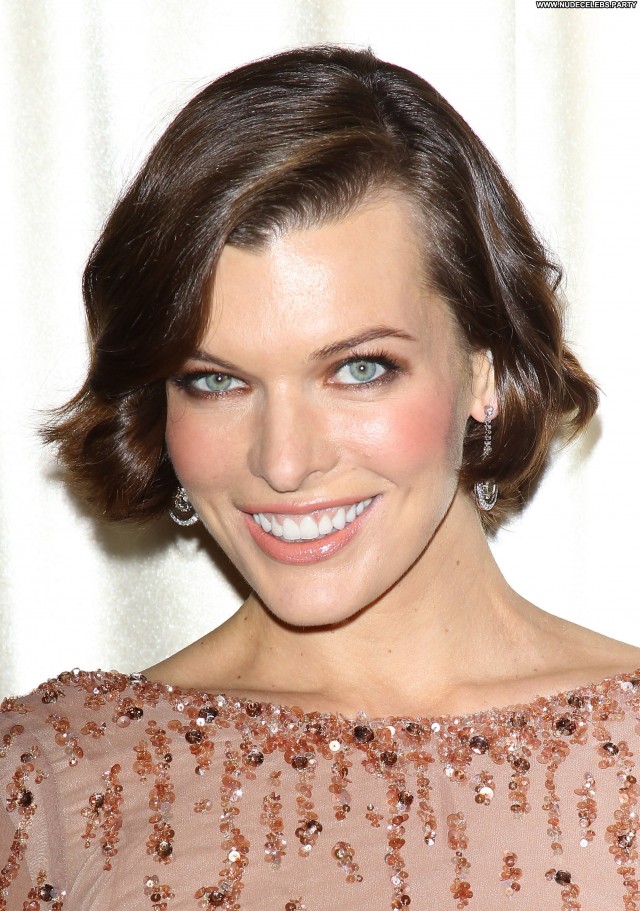 Milla Jovovich Beverly Hills Hotel Gorgeous Pretty Celebrity Awards