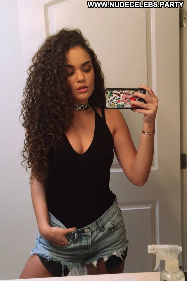 Madison Pettis Sexy Celebrity American Beautiful Posing Hot Babe