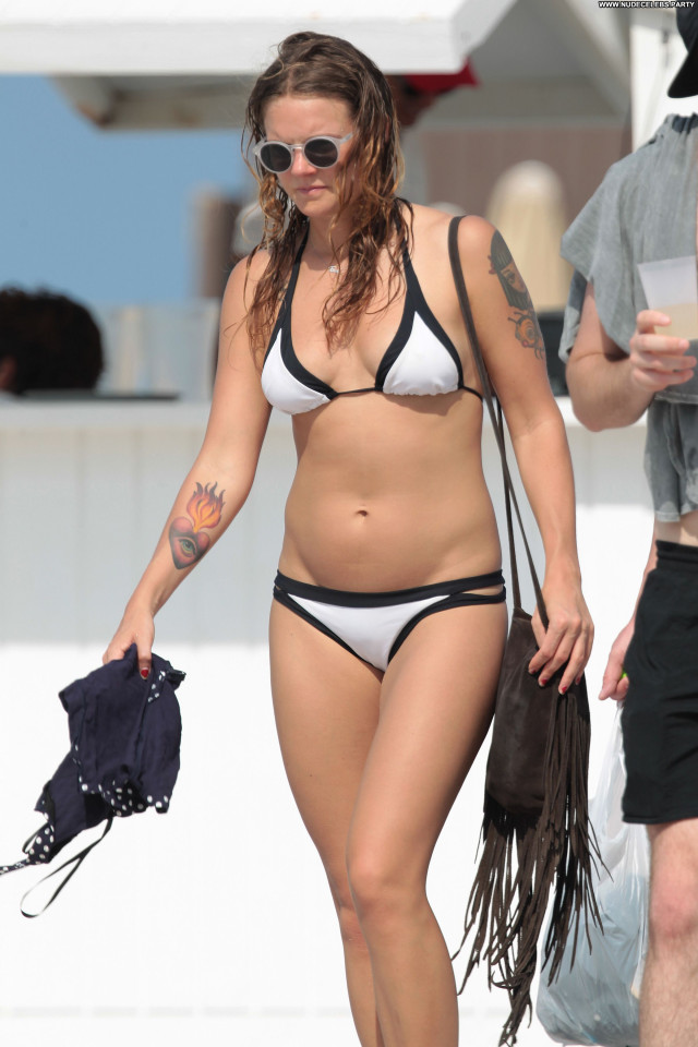 Tove Lo The Beach Singer Babe Bikini Nice Posing Hot Celebrity