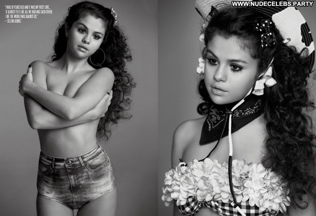 Selena Gomez V Magazine Beautiful Babe Posing Hot Magazine Celebrity