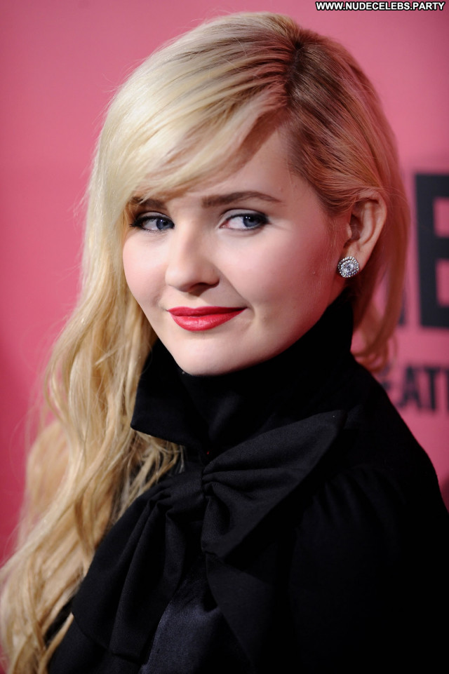 Abigail Breslin Babe Beautiful Posing Hot Celebrity