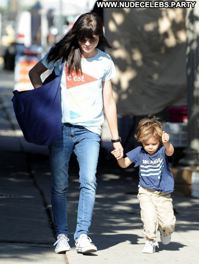 Selma Blair Farmers Market Beautiful Farmer Posing Hot Paparazzi