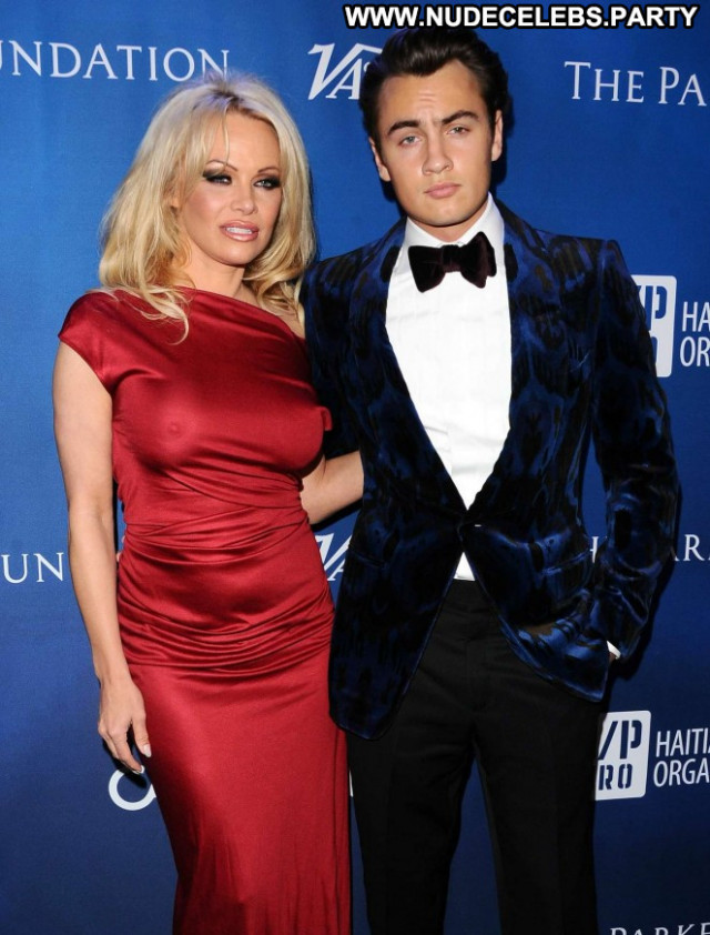 Pamela Anderson Beverly Hills Paparazzi Beautiful Celebrity Babe