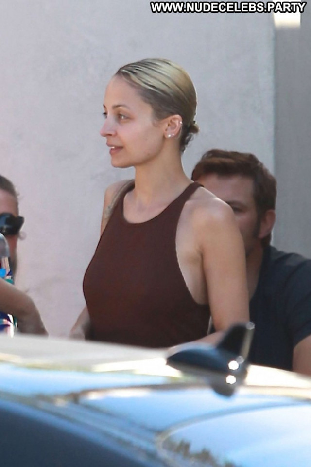 Nicole Richie Beverly Hills Babe Posing Hot Rich Celebrity Beautiful