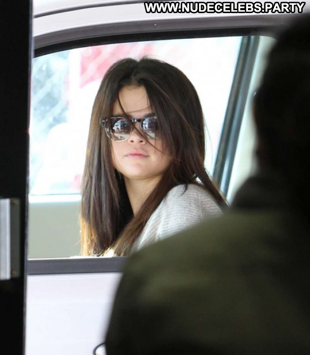 Selena Gomez The Box Beautiful Celebrity Posing Hot Paparazzi Babe