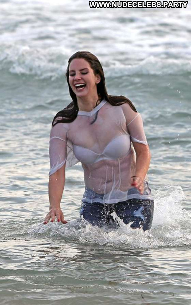 Lana Del Rey The Beach Beautiful Beach Celebrity Babe Posing Hot Lana Del Rey The Beach Beautiful Beach Celebrity Babe Posing Hot