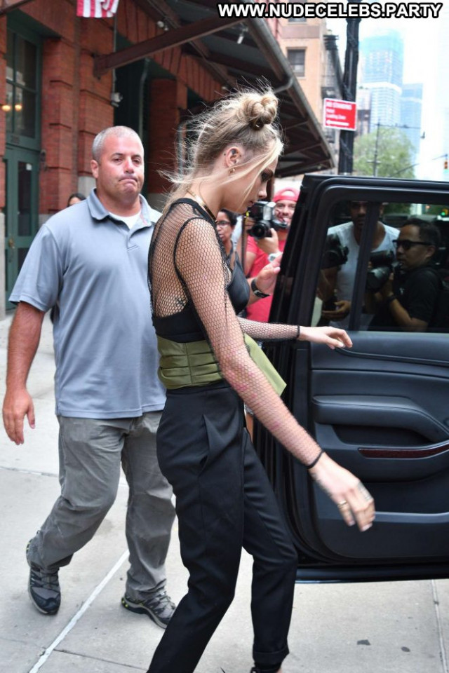 Cara Delevingne New York Babe Beautiful Celebrity Hotel Paparazzi New