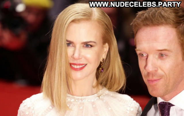 Nicole Kidman The Desert Celebrity Posing Hot Paparazzi Beautiful