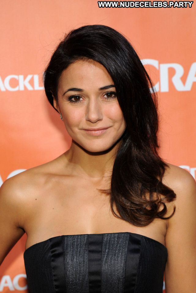 Emmanuelle Chriqui Nyc Babe Posing Hot Celebrity Paparazzi Beautiful