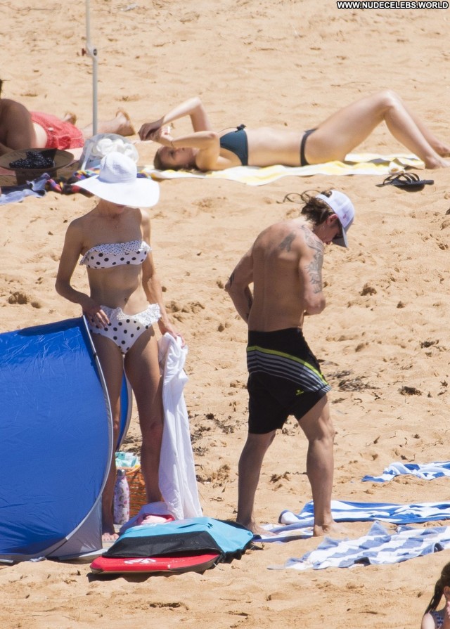 Nicole Kidman No Source Beach Celebrity Husband Bikini Videos Posing