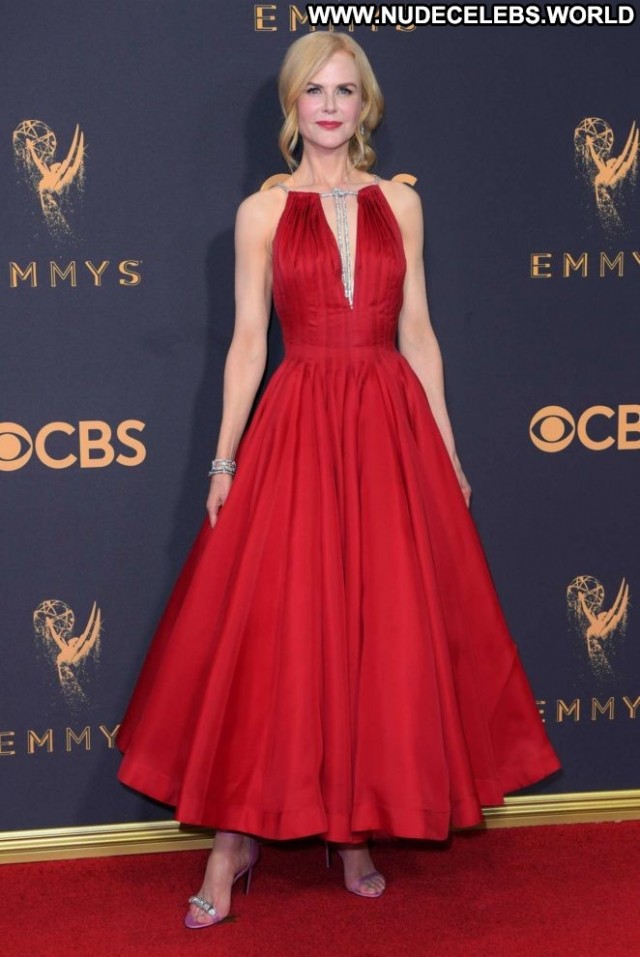 Nicole Kidman Primetime Emmy Awards Posing Hot Awards Angel Beautiful
