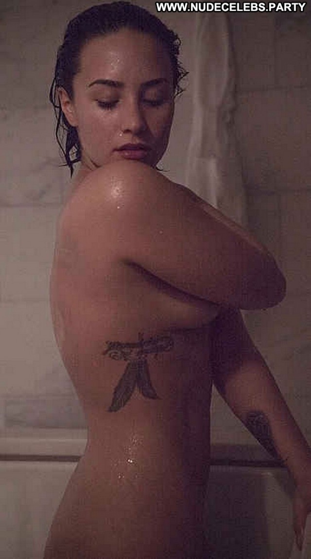 Demi Lovato Vanity Fair Gorgeous Sultry Nude Brunettes Celebrity
