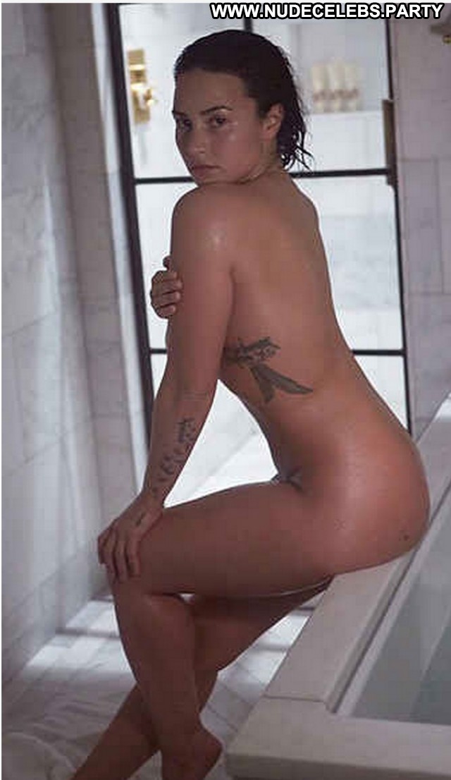 Demi Lovato Vanity Fair Stunning Brunettes Gorgeous Sultry Ass
