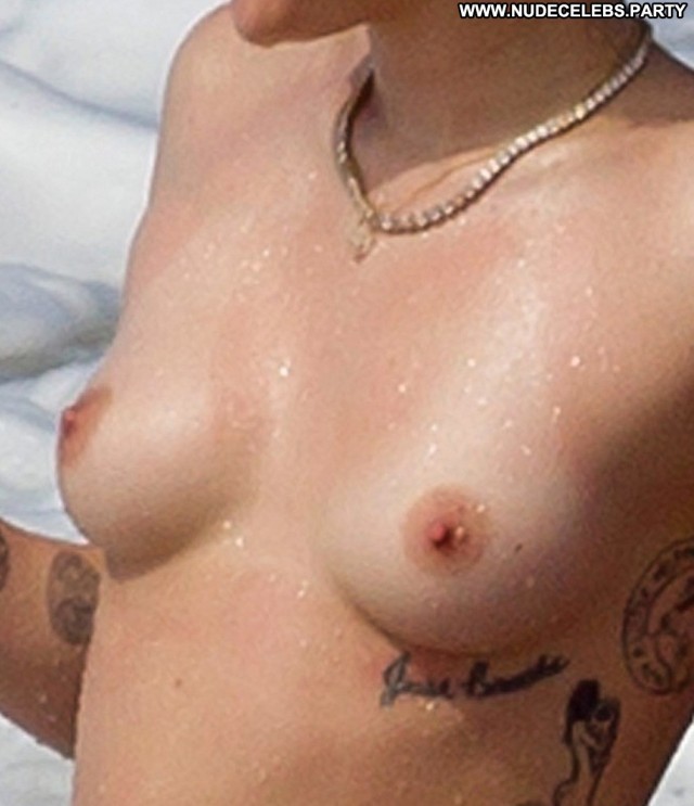 Miley Cyrus Paparazzi Nude Paparazzi Topless Hawaii Celebrity Videos