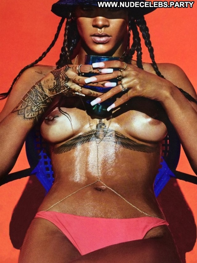 Rihanna Photo Shoot Nude Black Cute Pretty Sultry Magazine Celebrity