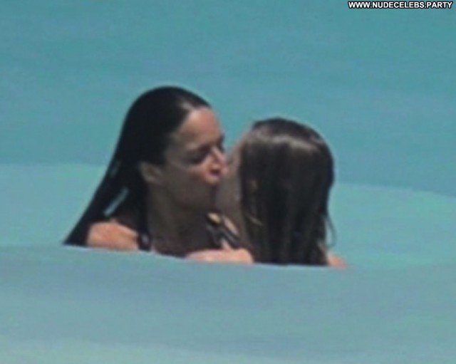 Michelle Rodriguez Paparazzi Pretty Celebrity Lesbian Gorgeous Bikini