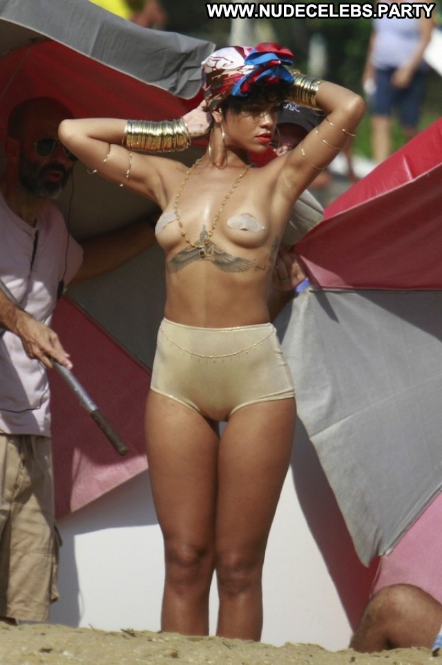 Rihanna The Beach Nude Paparazzi Topless Celebrity Black Cell Phone