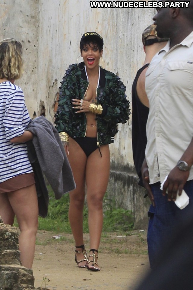 Rihanna The Beach Celebrity Black Cell Phone Topless Nude Paparazzi
