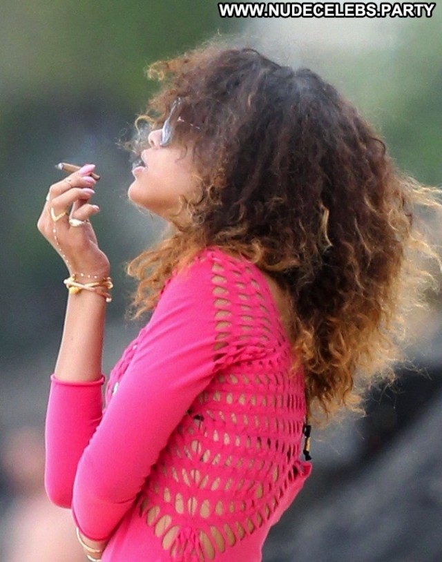 Rihanna Paparazzi Nude Smoking Celebrity Nice Paparazzi Twitter