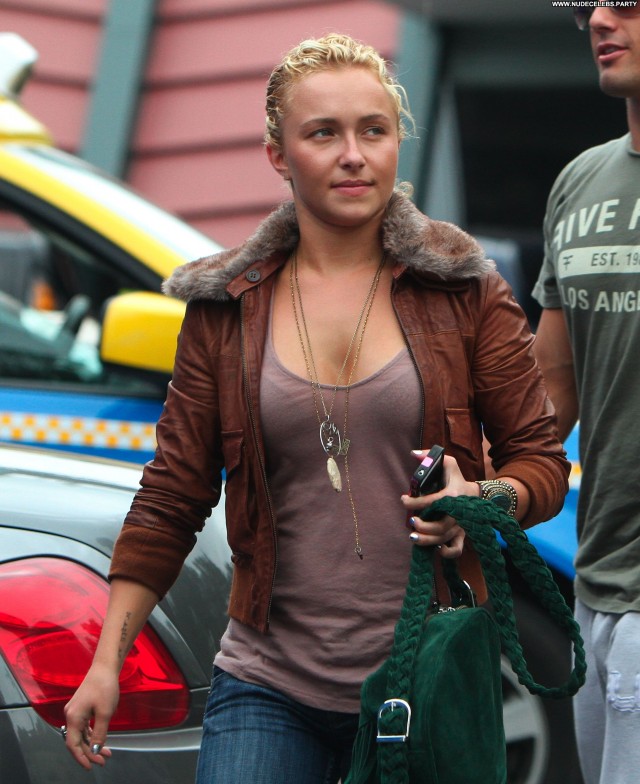 Hayden Panettiere Cmt Music Awards  Doll Hot Cute Posing Hot