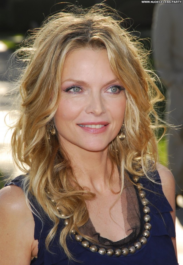 Michelle Pfeiffer Topless Beach Doll Cute Sensual Celebrity Hot