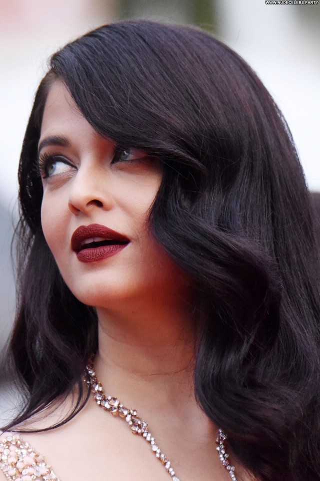 Aishwarya Rai Cannes Film Festival Sexy Cute Celebrity Posing Hot