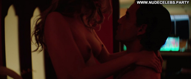 Ana De Armas Hands Of Stone Latina Brunette Gorgeous Nice Celebrity