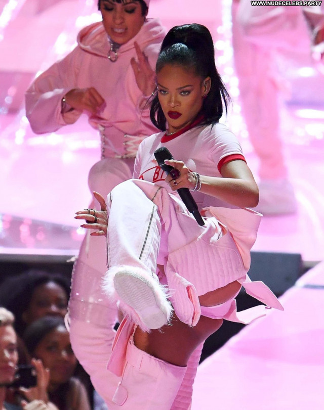 Rihanna No Source Posing Hot Beautiful Awards Celebrity Babe