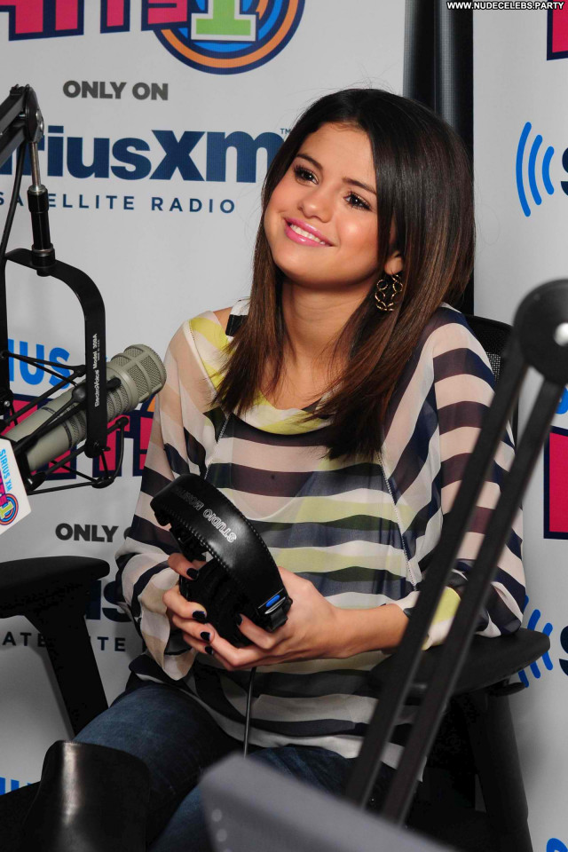 Selena Gomez See Through Posing Hot Celebrity Babe Beautiful Shirt
