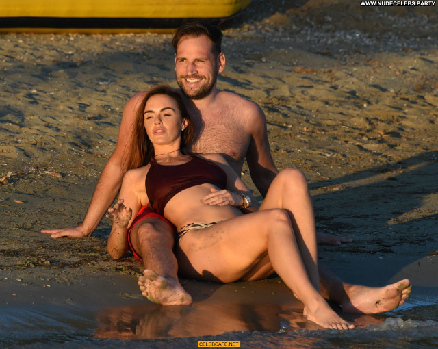 Jennifer Metcalfe No Source Babe Wet Bikini Beach Posing Hot Pokies