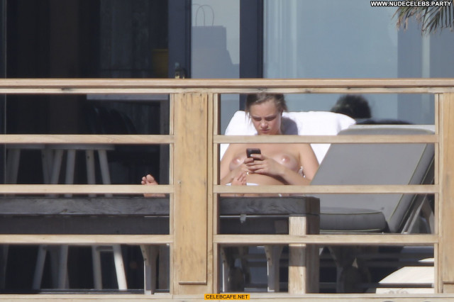 Cara Delevingne No Source Topless Balcony Toples Posing Hot Malibu