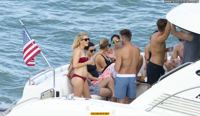Ellie Goulding Celebrity Posing Hot Yacht Beautiful Babe