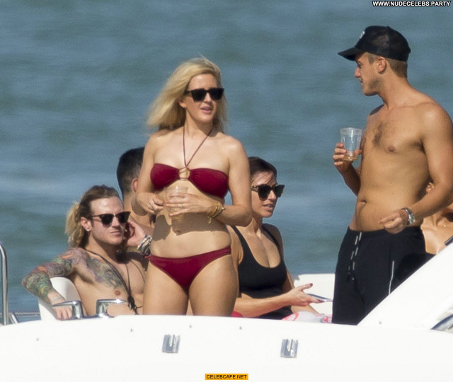 Ellie Goulding No Source Celebrity Posing Hot Yacht Bikini Babe