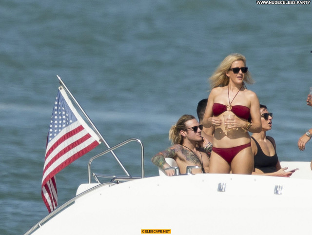 Ellie Goulding No Source Posing Hot Beautiful Babe Bikini Celebrity