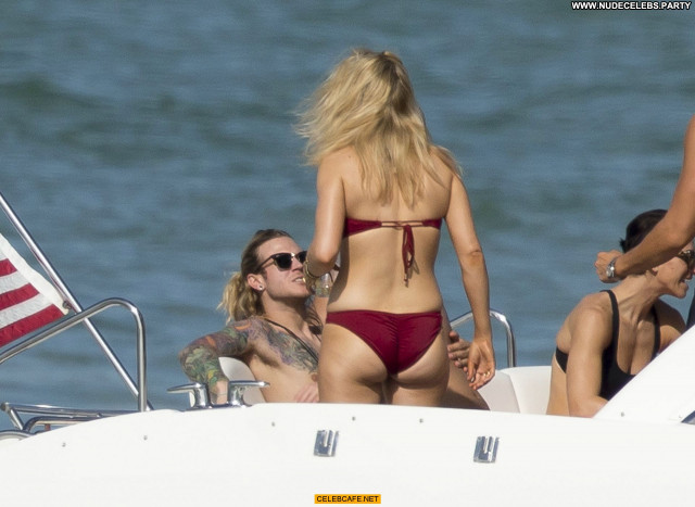 Ellie Goulding No Source Babe Yacht Beautiful Celebrity Bikini Posing