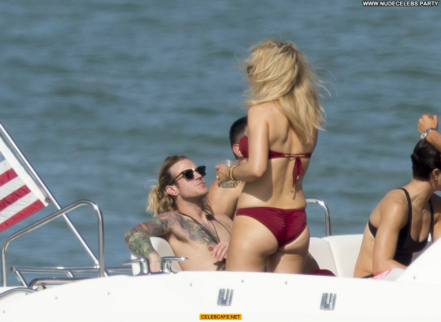 Ellie Goulding No Source Babe Posing Hot Bikini Beautiful Celebrity