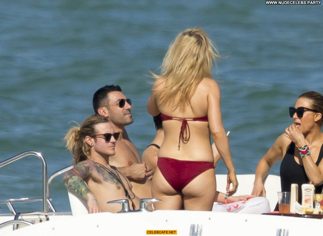 Ellie Goulding No Source Celebrity Bikini Babe Posing Hot Beautiful