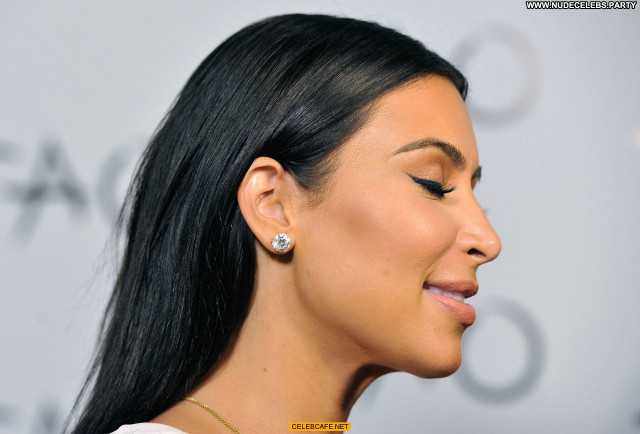 Kim Kardashian No Source Beautiful Babe Cleavage Posing Hot Birthday
