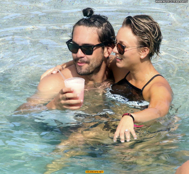 Kaley Cuoco No Source Bikini Mexico Celebrity Babe Beautiful Pool