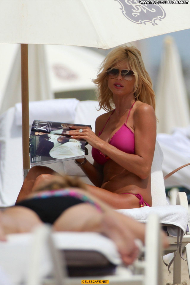 Victoria Silvstedt No Source Beautiful Sexy Posing Hot Bikini Babe