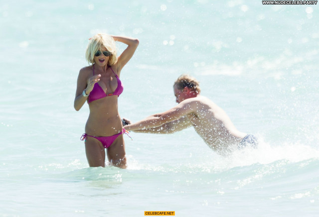 Victoria Silvstedt Miami Beach Beautiful Babe Beach Posing Hot