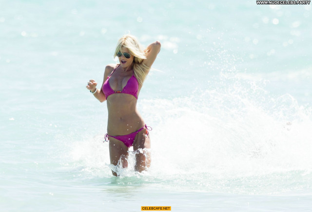Victoria Silvstedt Miami Beach Celebrity Beach Bikini Babe Posing Hot