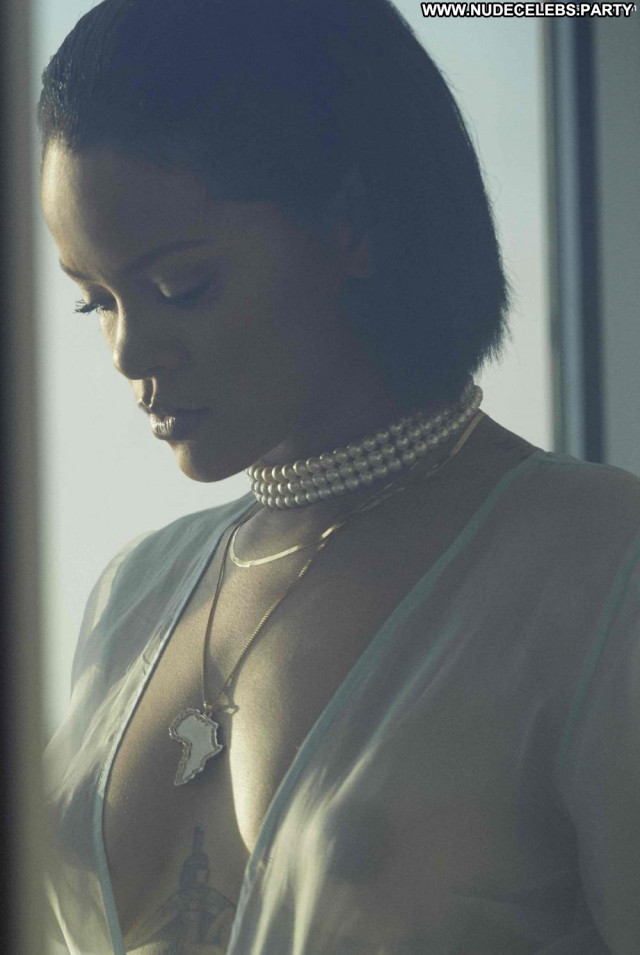 Rihanna The Rig Celebrity Nipples Thong Big Tits Tits Shy Singer See