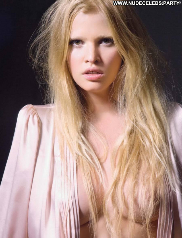 Lara Stone No Source Posing Hot Bar Panties French Beautiful