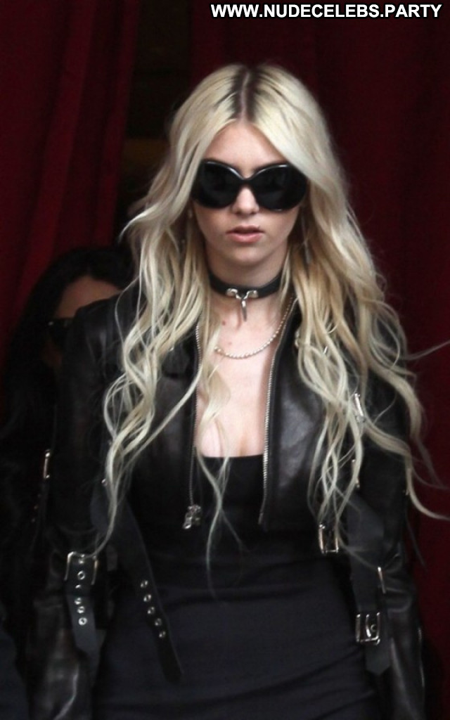 Taylor Momsen No Source Mom Paris Babe Celebrity Beautiful Posing Hot