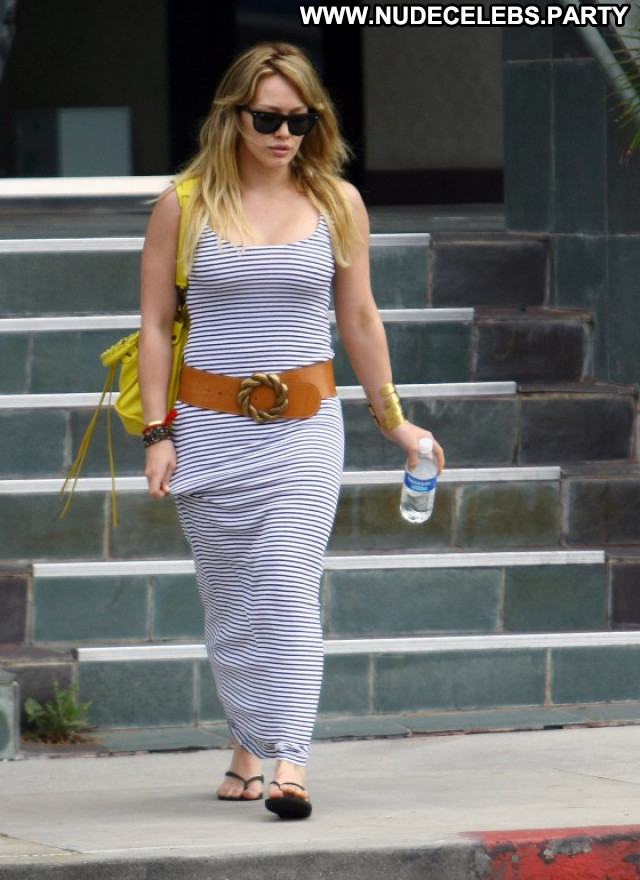 Hilary Duff No Source Candids Babe Celebrity Candid Beautiful Posing