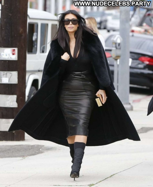 Kim Kardashian Babe Paparazzi Beautiful Celebrity Posing Hot Hd