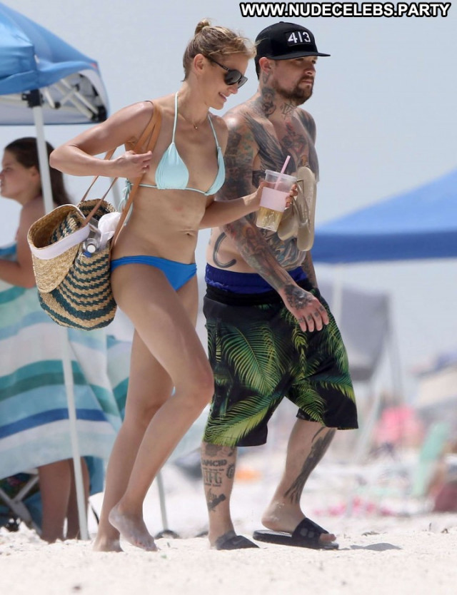 Cameron Diaz Celebrity Beautiful Paparazzi Posing Hot Babe Bikini