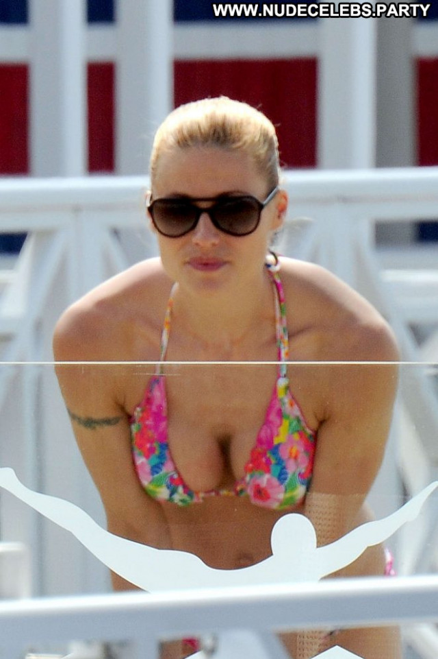 Michelle Hunziker Celebrity Posing Hot Paparazzi Bikini Beautiful